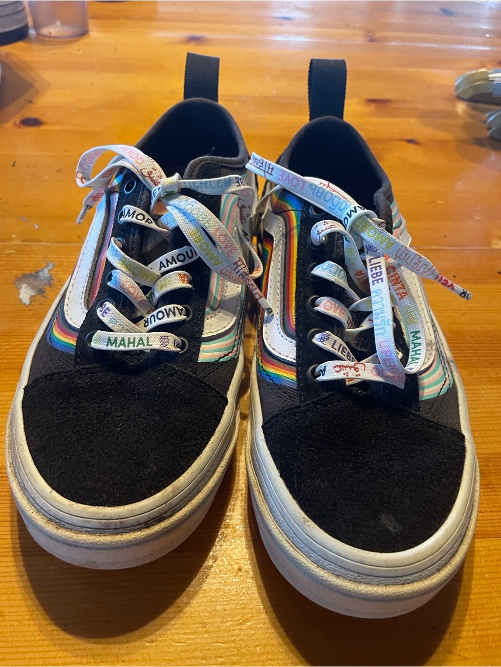 Vans Women’s Sentry old School Pride. 7.5
